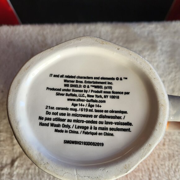 IT Pennywise 21 oz. Ceramic 3D Clown Mug Horror Stephen King Silver Buffalo GUC - Picture 8 of 10